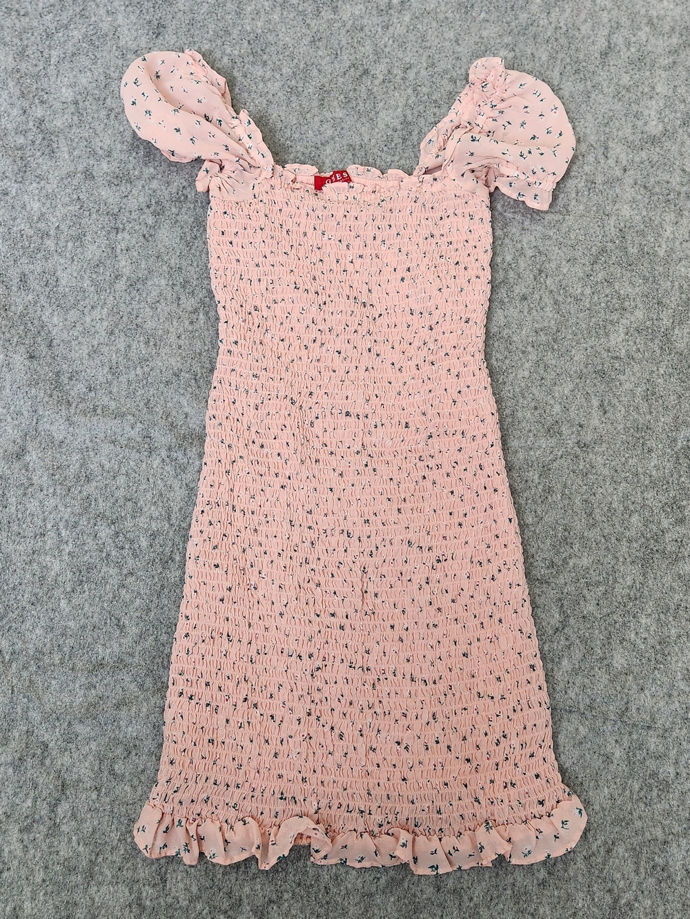 GUESS Smocked Puff Sleeves Milkmaid Dress Women's S Pink Floral Flutter Hem Y2K
